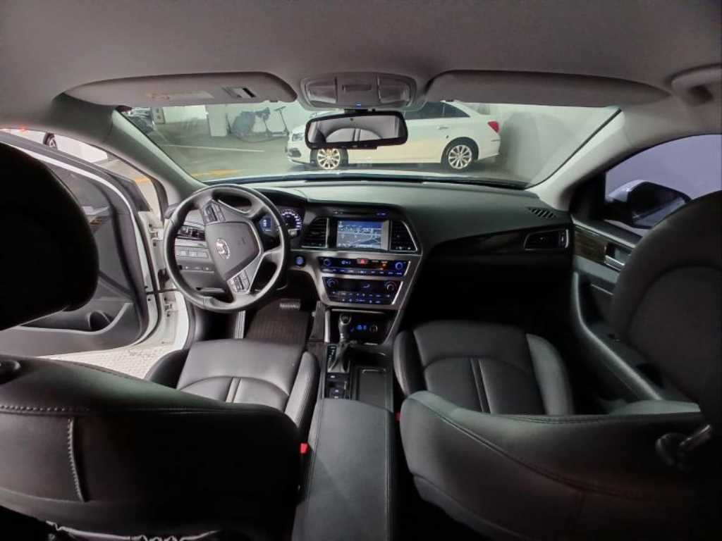 HYUNDAI Sonata - Vista 6