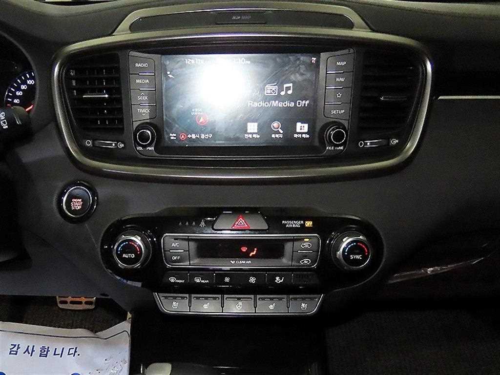 KIA Sorento - Vista 11