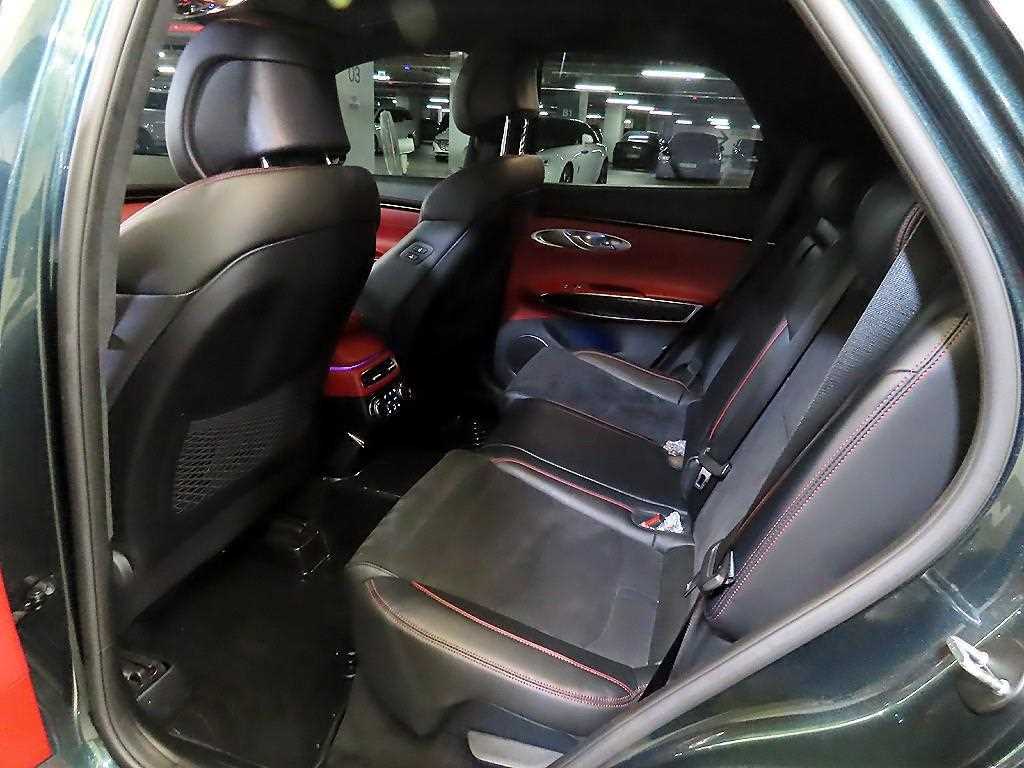 Genesis GV70 - Vista 7