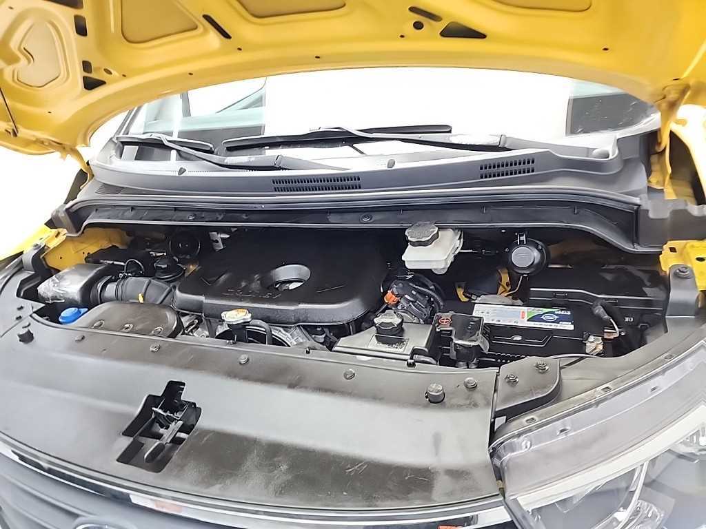 HYUNDAI Starex - Vista 5