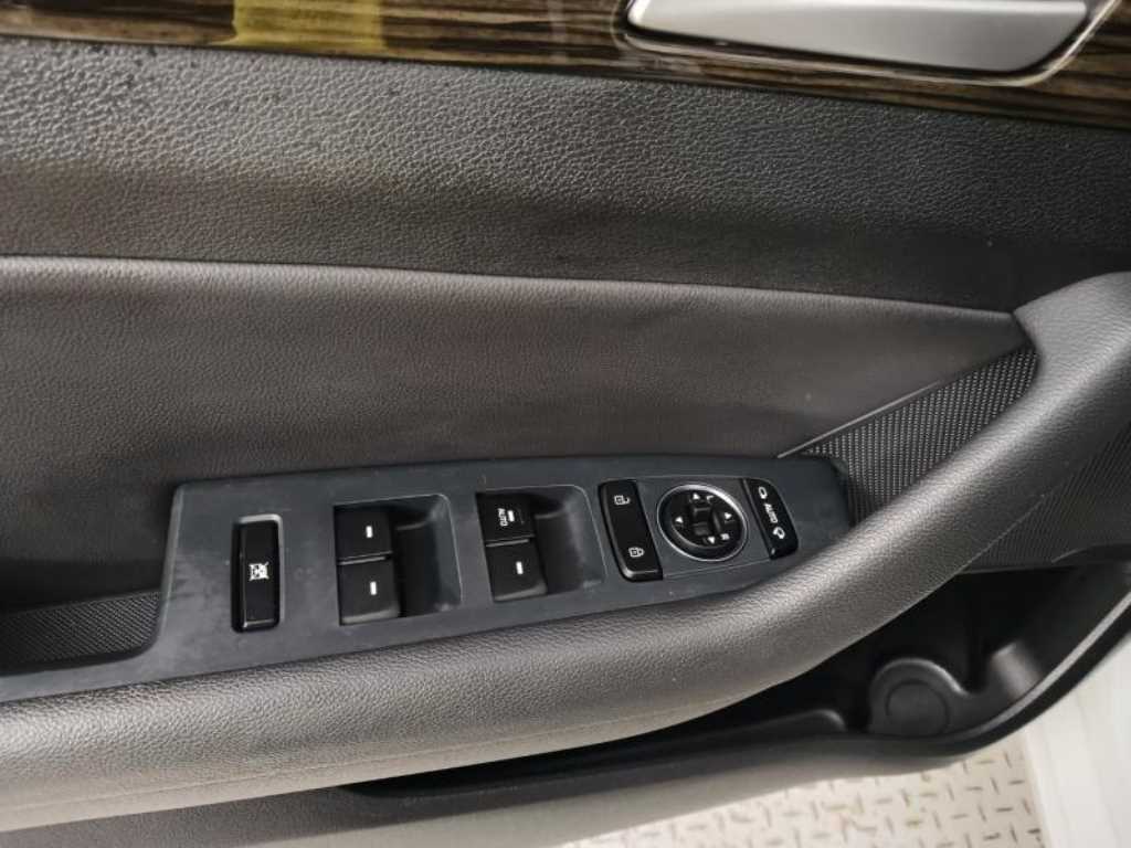 HYUNDAI Sonata - Vista 9