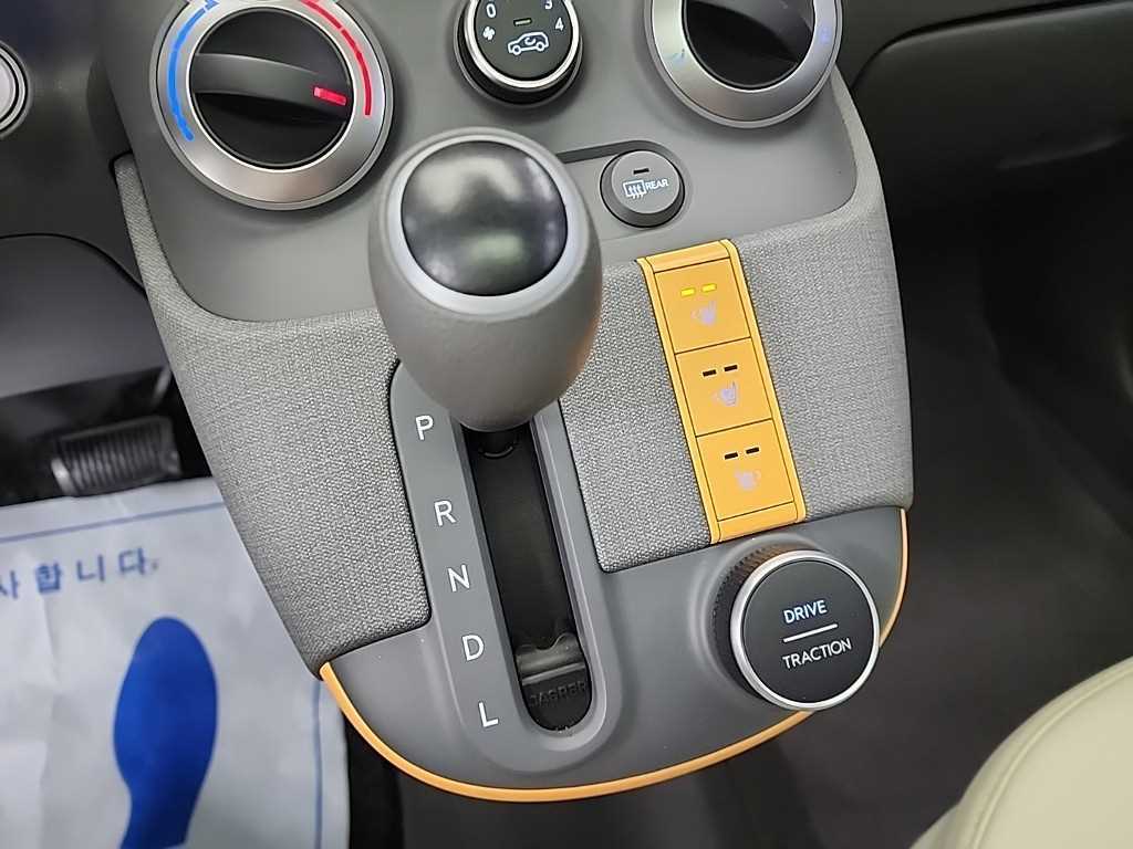 HYUNDAI Casper - Vista 9