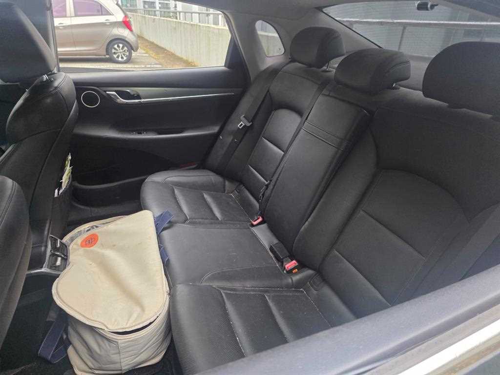 HYUNDAI Grandeur - Vista 6