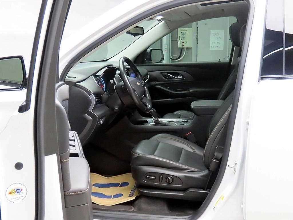 Chevrolet Travers - Vista 5