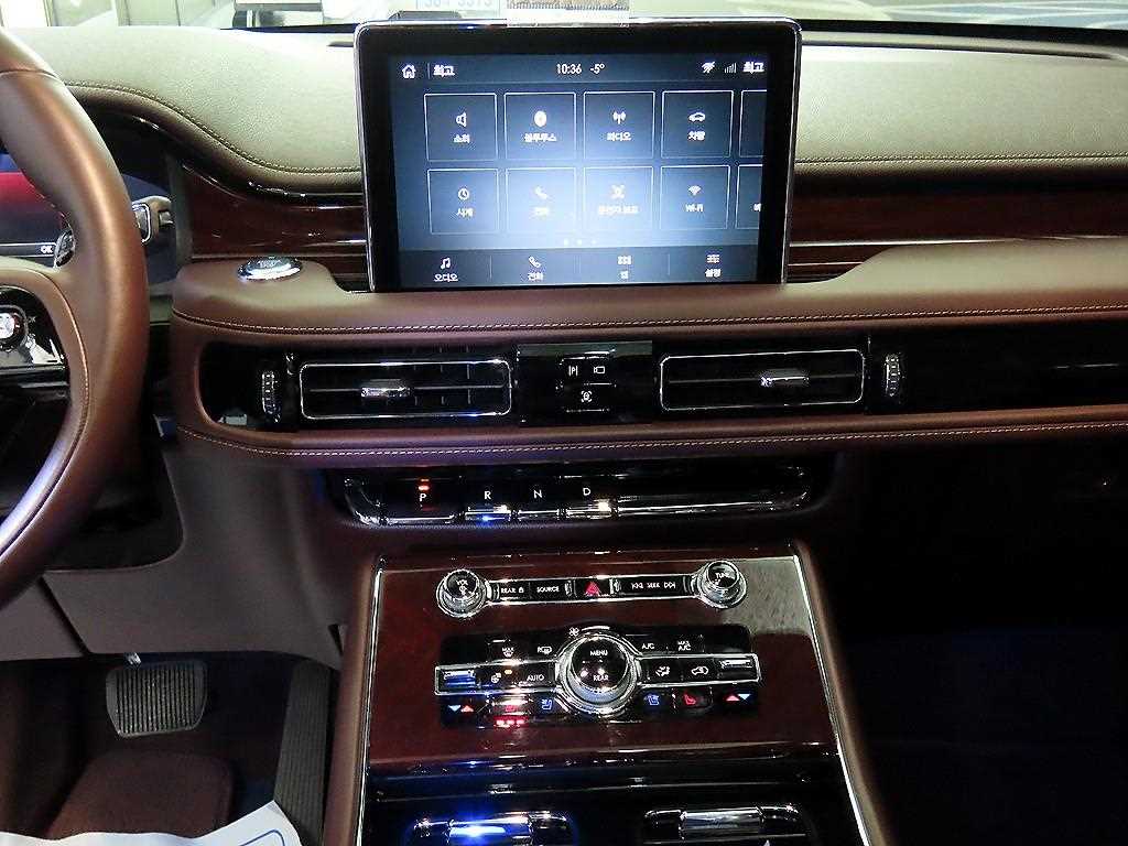 Lincoln Aviator - Vista 11
