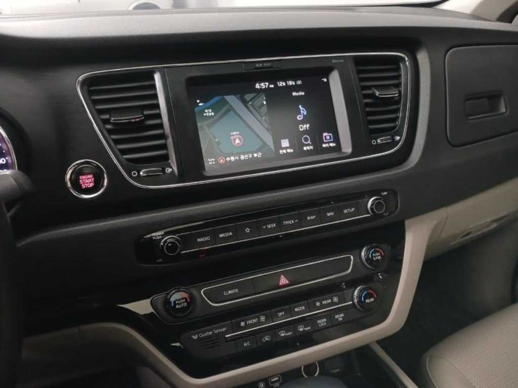 KIA Carnival 2019 Blanco - Importación desde Corea - HF Imports Iquique - Foto 13