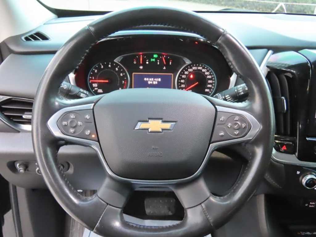 Chevrolet Travers - Vista 10