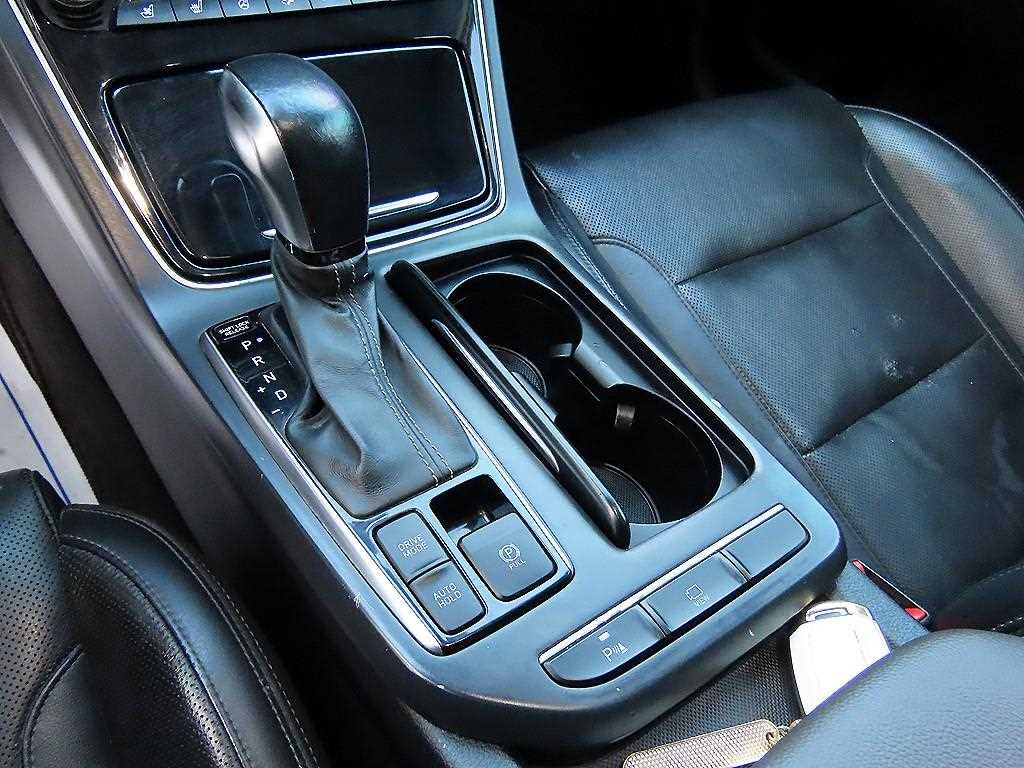 HYUNDAI Grandeur - Vista 11