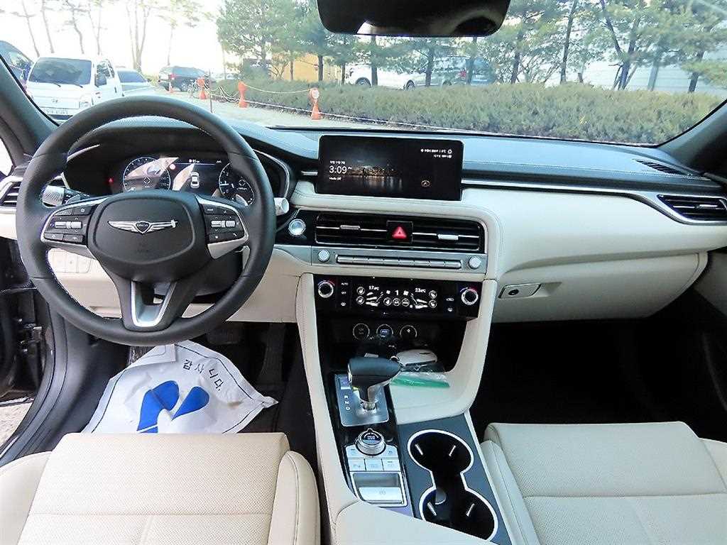 Genesis G70 - Vista 7