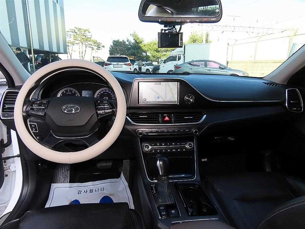 HYUNDAI Grandeur - Vista 7