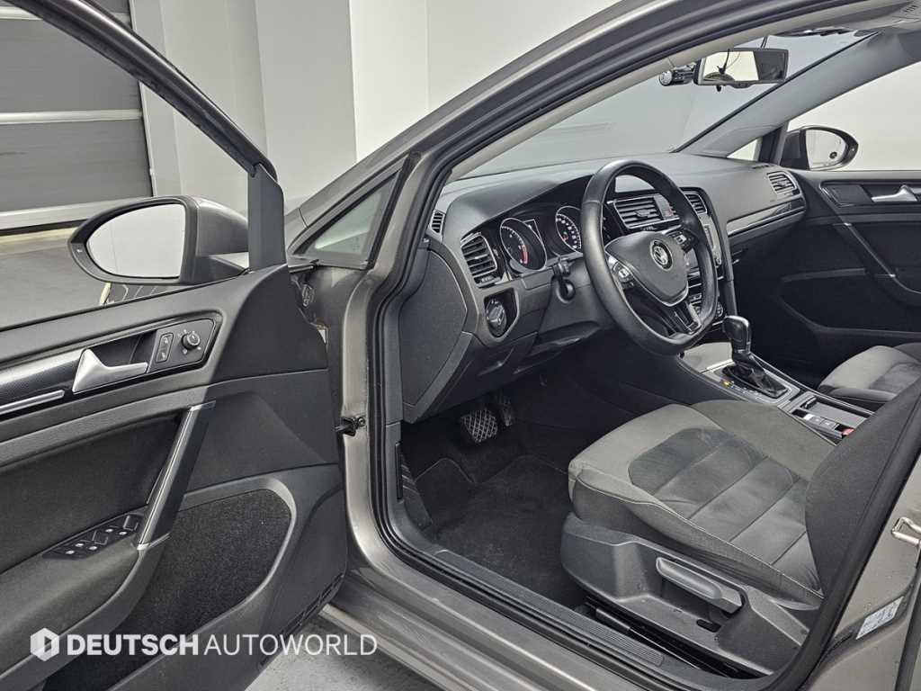 Volkswagen Golf - Vista 11