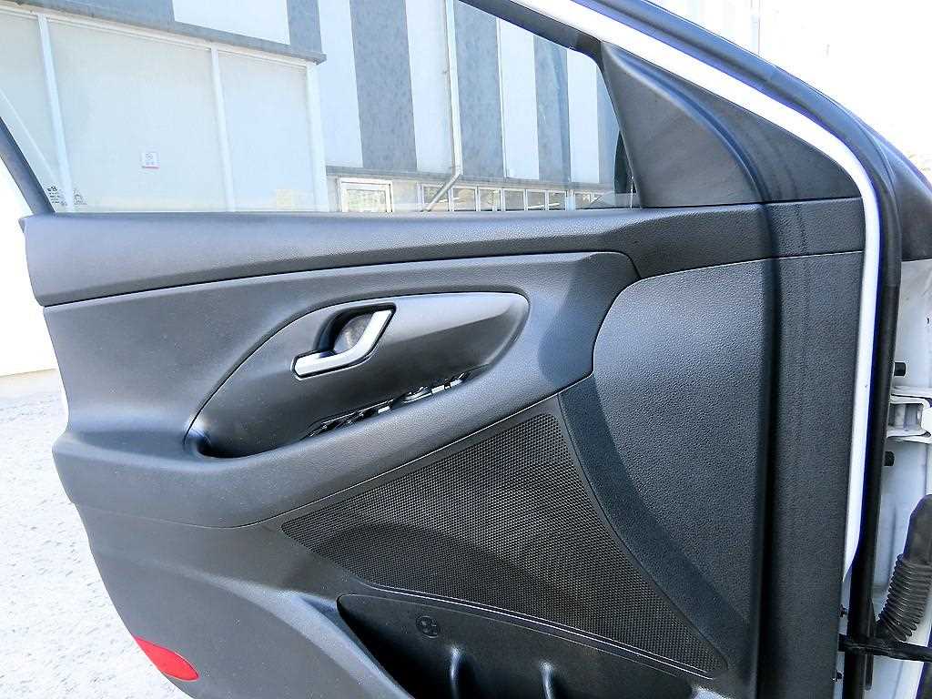 HYUNDAI i30 - Vista 11