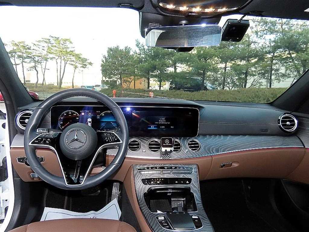 Mercedes Benz E class - Vista 7