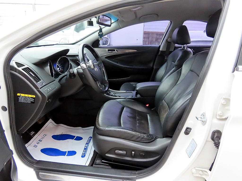 HYUNDAI Sonata - Vista 5