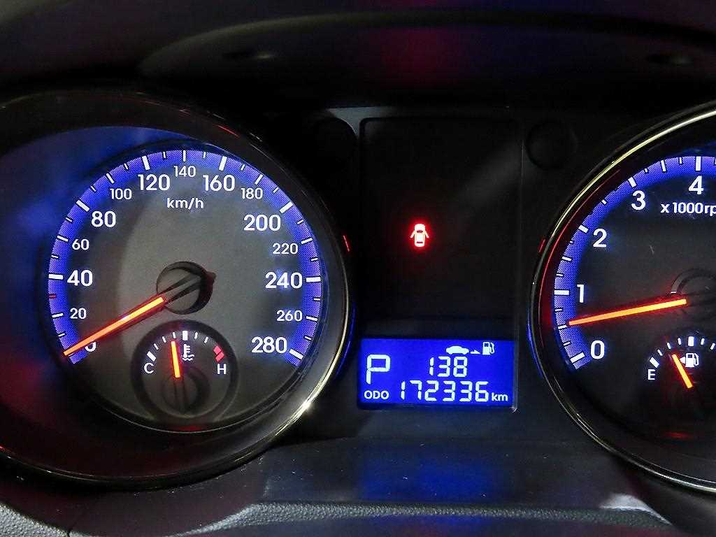 HYUNDAI Genesis - Vista 9