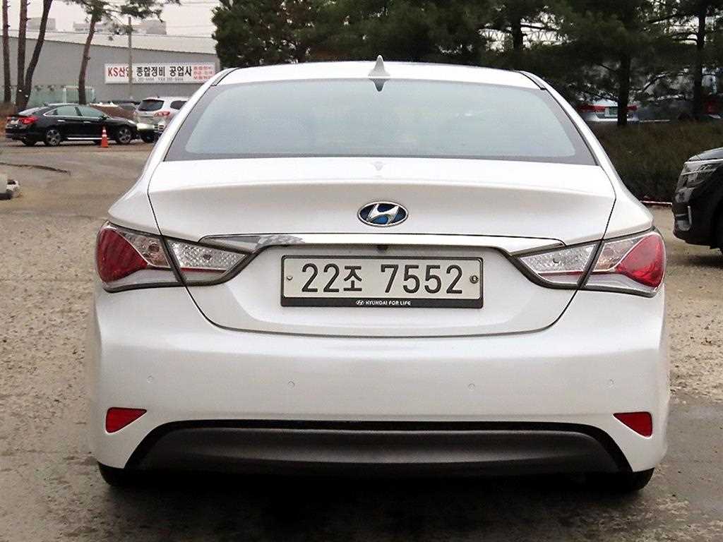 HYUNDAI Sonata - Vista 4