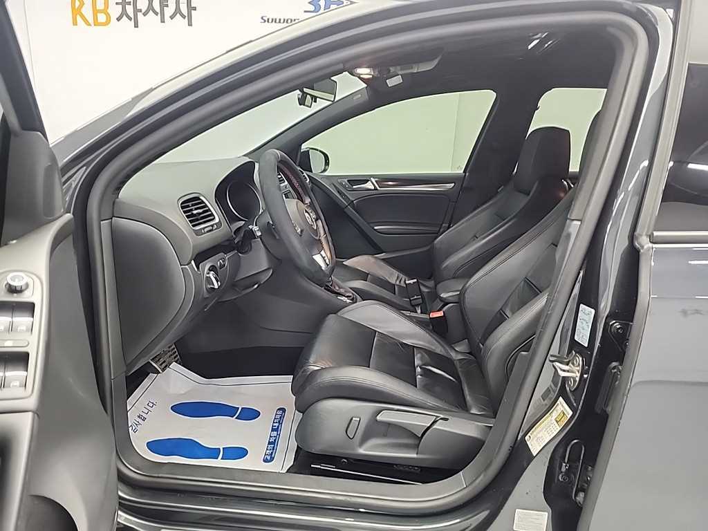 Volkswagen Golf - Vista 11