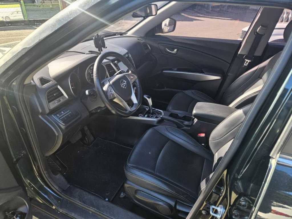 Ssangyong Tivoli - Vista 5