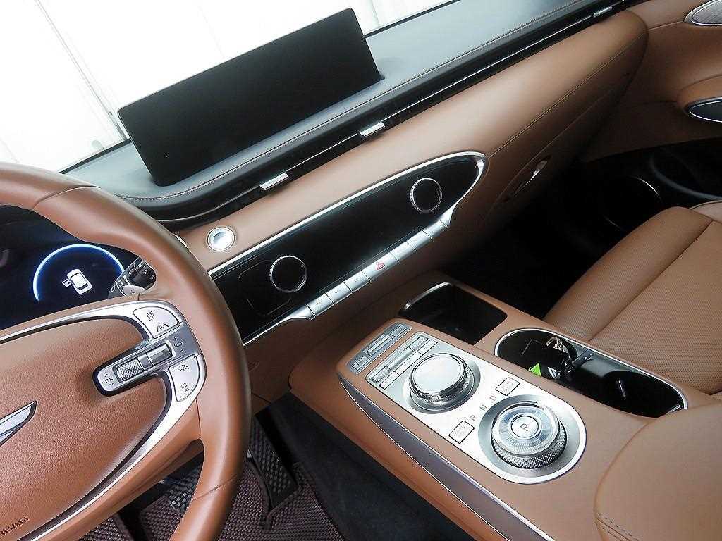 Genesis GV70 - Vista 12