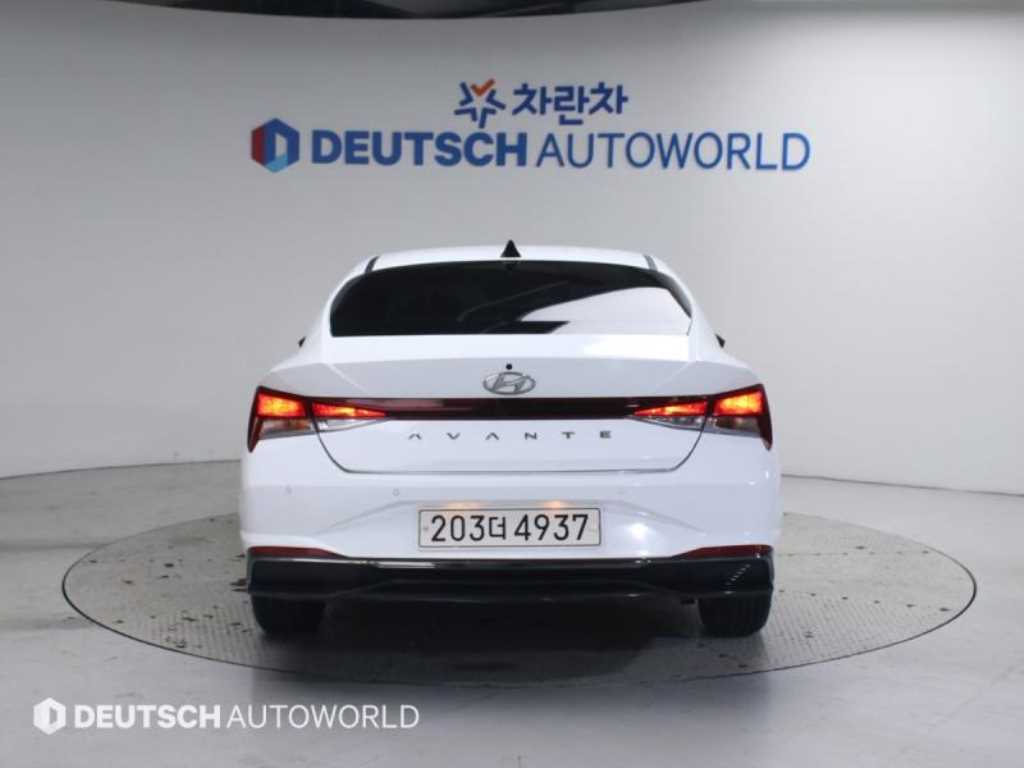 HYUNDAI Avante - Vista 4