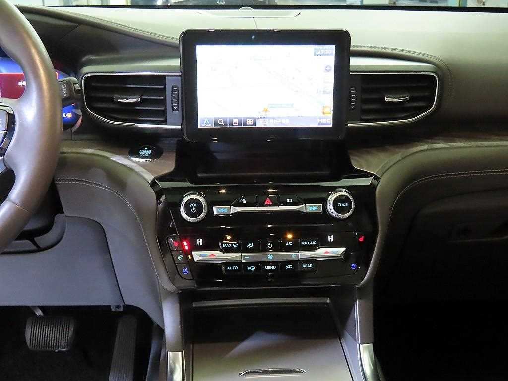 Ford Explorer - Vista 11