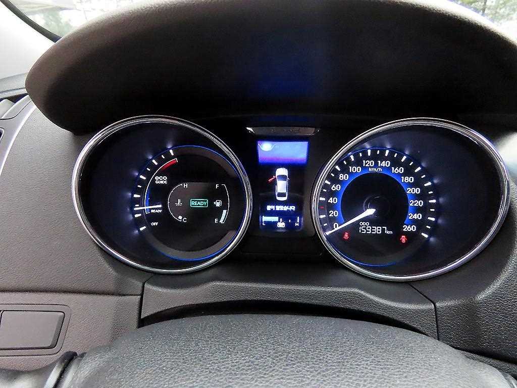 HYUNDAI Sonata - Vista 9