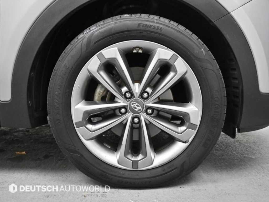 HYUNDAI Maxcruz - Vista 5