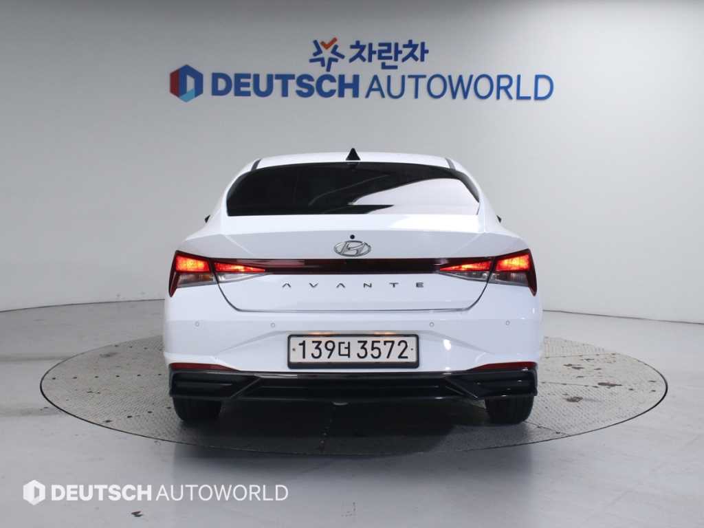 HYUNDAI Avante - Vista 4