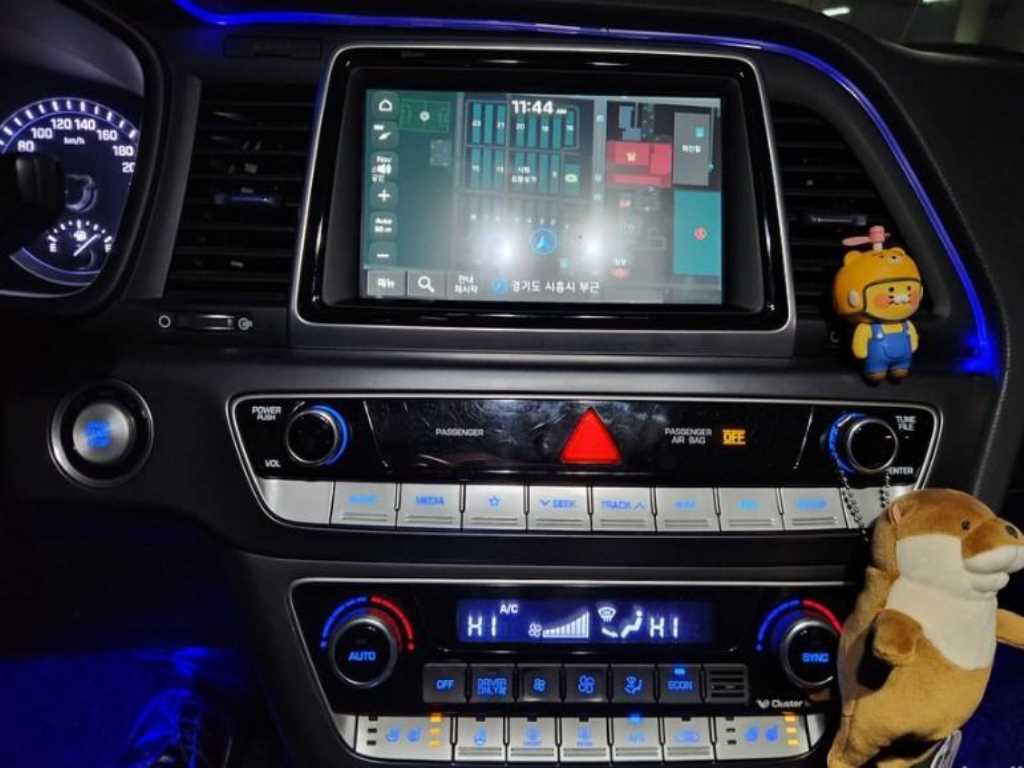 HYUNDAI Sonata - Vista 7