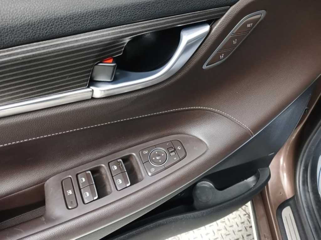 HYUNDAI Grandeur - Vista 9