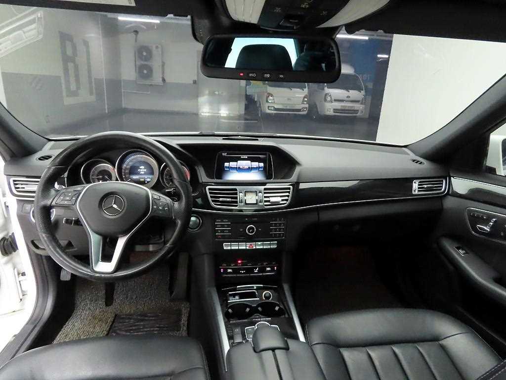 Mercedes Benz E class - Vista 6