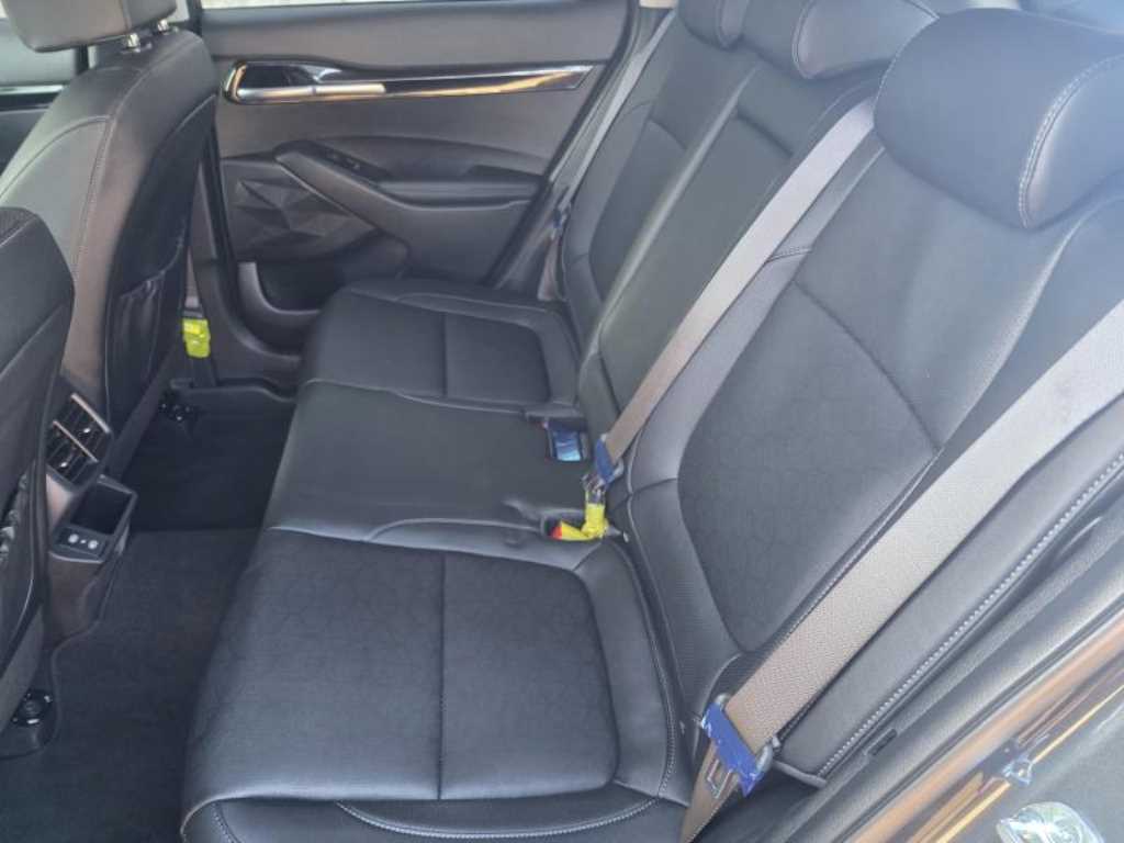 KIA Seltos - Vista 8