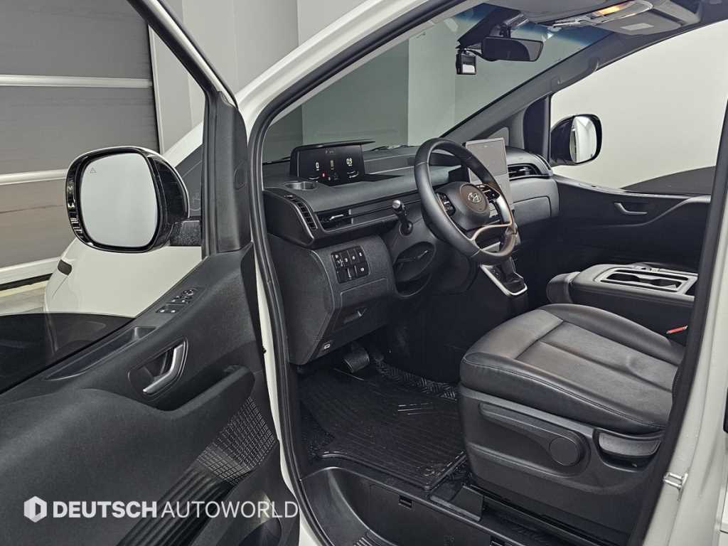 HYUNDAI Staria - Vista 11