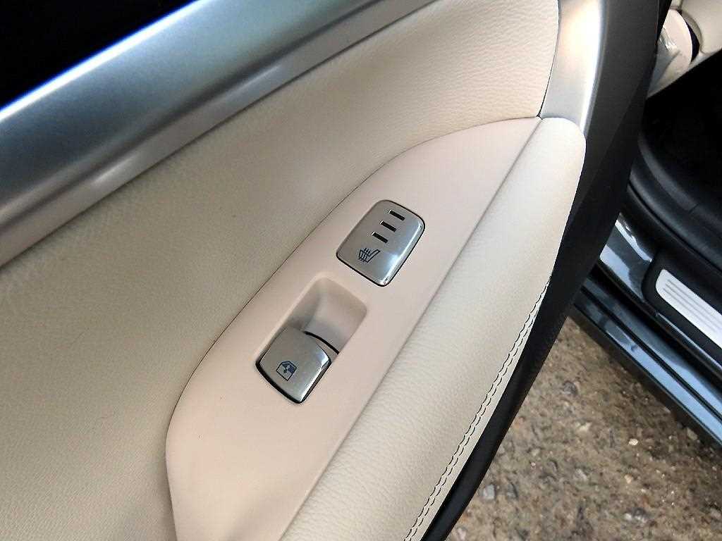 Genesis G70 2025 Gris - Importación desde Corea - HF Imports Iquique - Foto 15