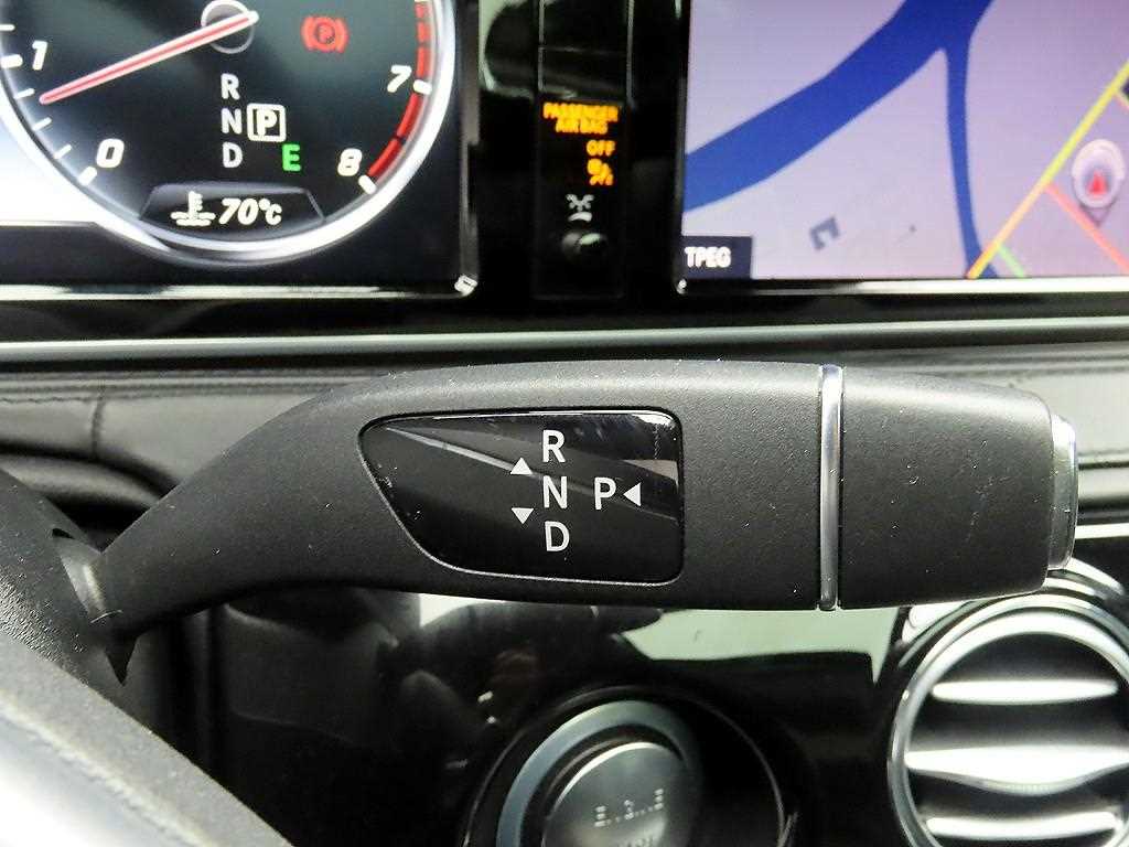 Mercedes Benz S Class - Vista 10