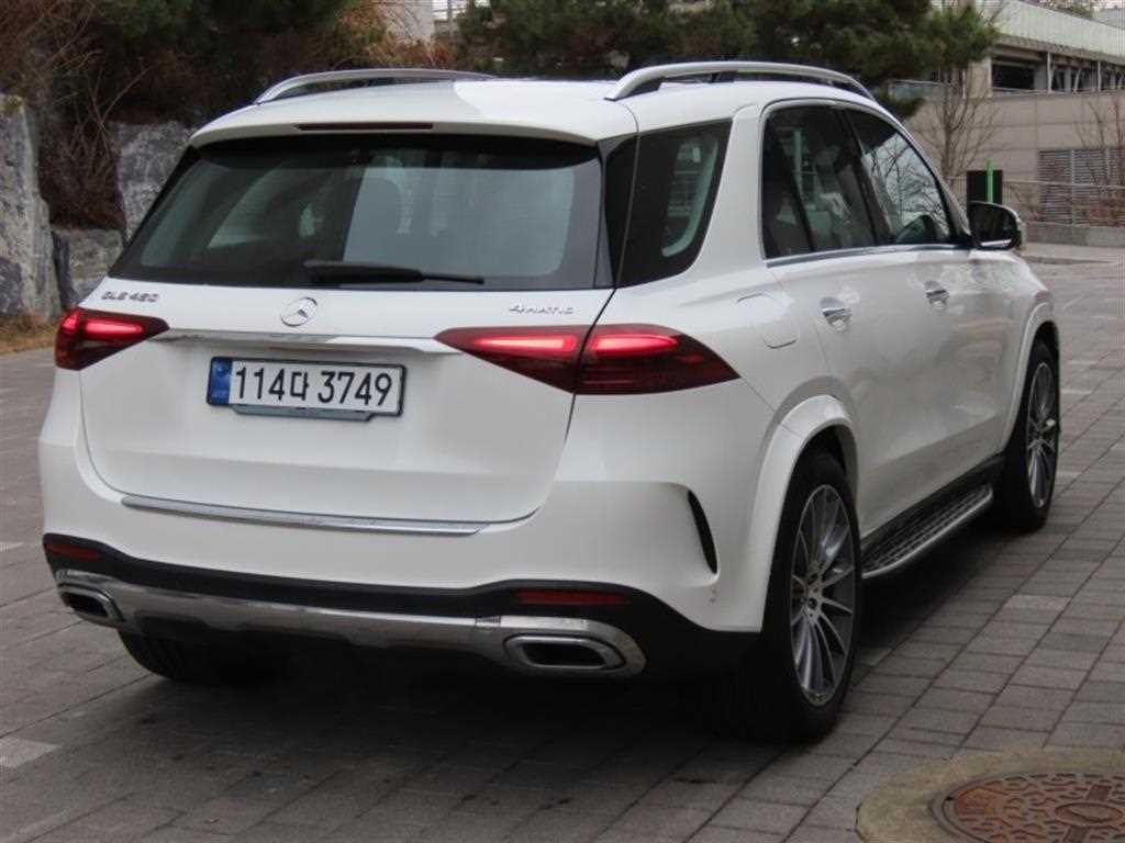 Mercedes Benz GLE Class - Vista 3