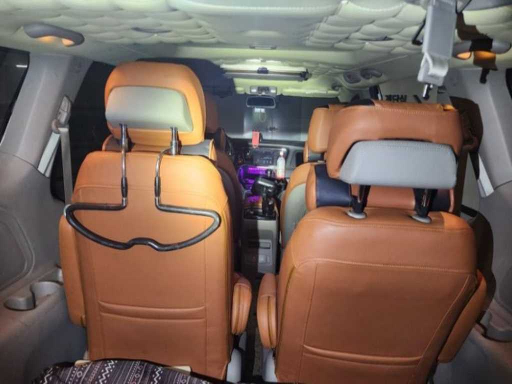 KIA Carnival - Vista 3