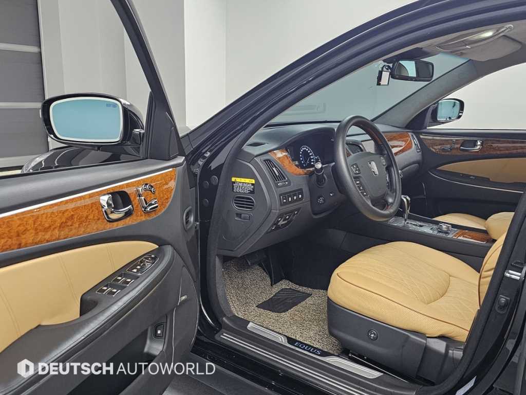 HYUNDAI Equus - Vista 11