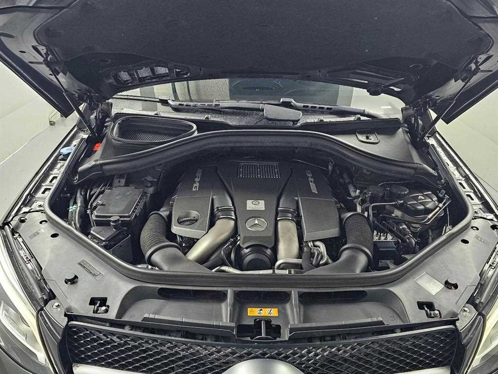 Mercedes Benz GLE Class - Vista 6