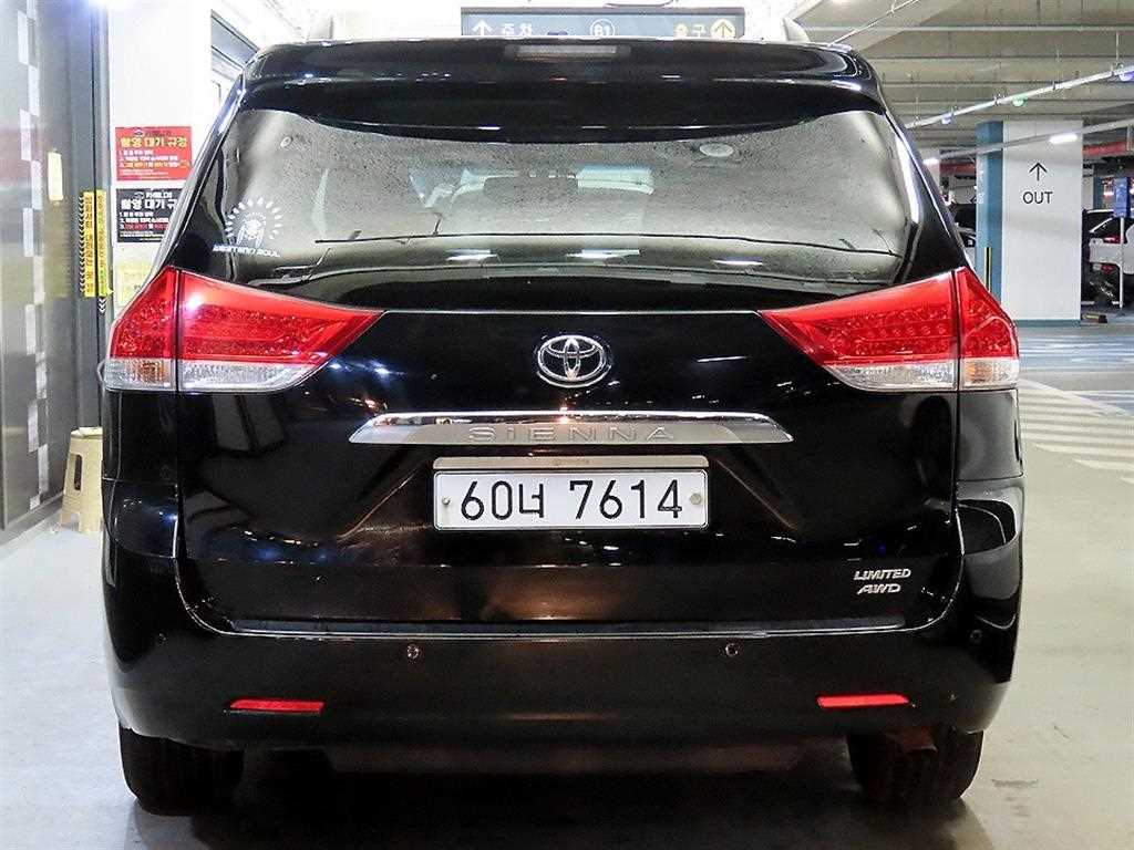 Toyota Siena - Vista 5