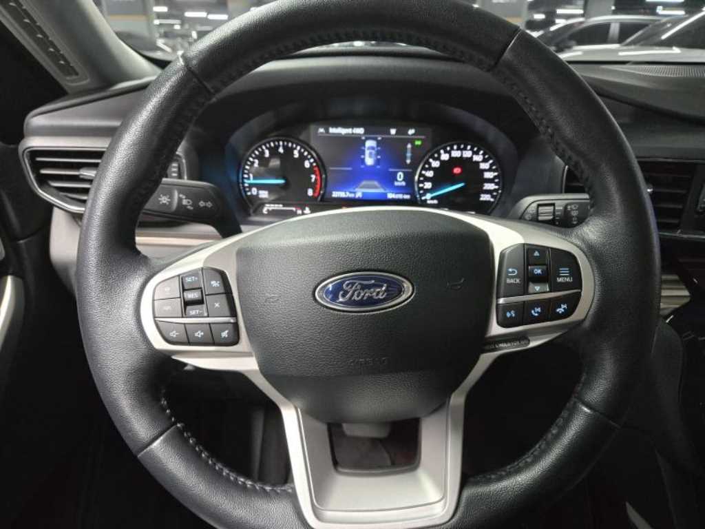 Ford Explorer - Vista 10