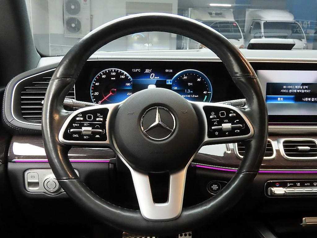 Mercedes Benz GLE Class - Vista 7