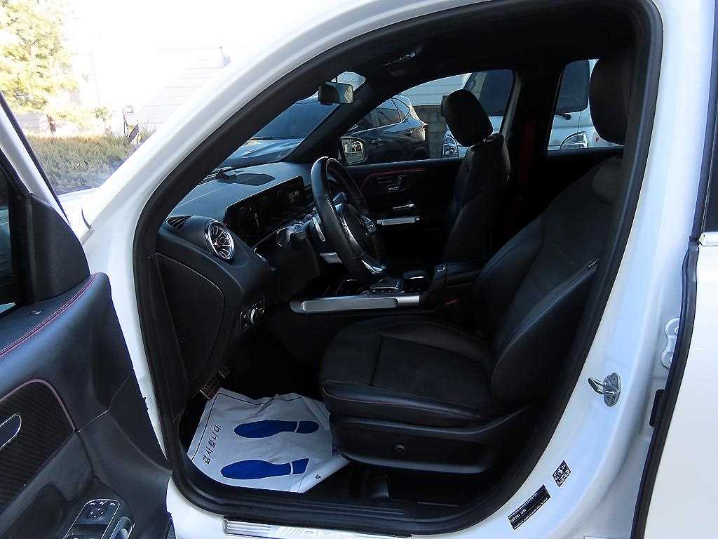 Mercedes Benz GLB Class - Vista 5