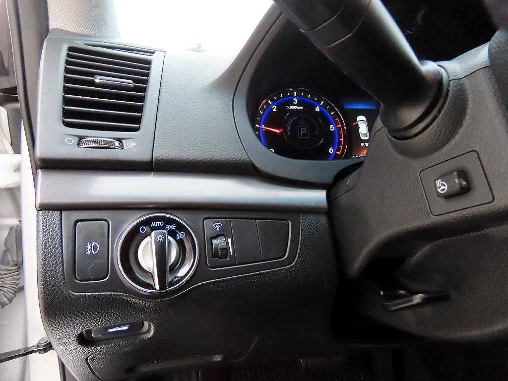 HYUNDAI i40 - Vista 12