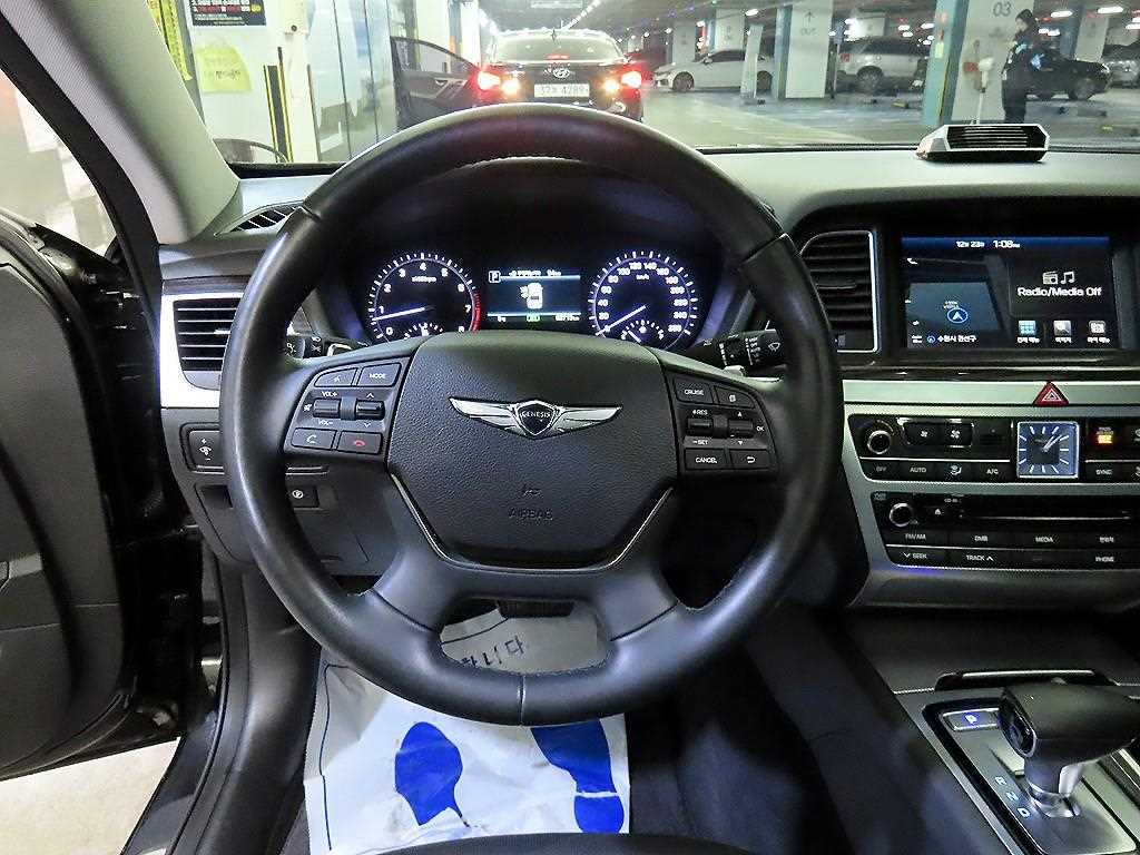 Genesis G80 - Vista 8