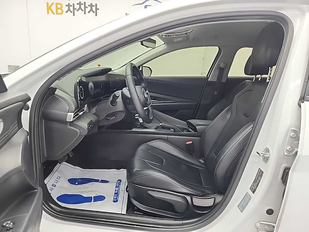 HYUNDAI Avante - Vista 11