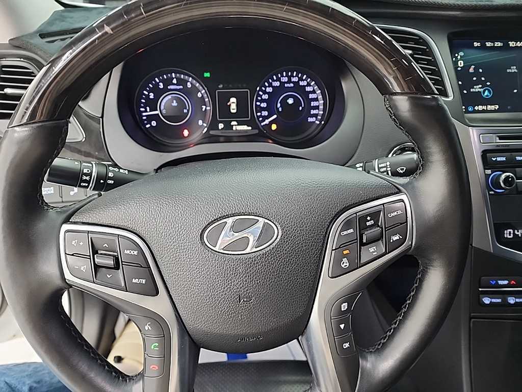 HYUNDAI Grandeur - Vista 9