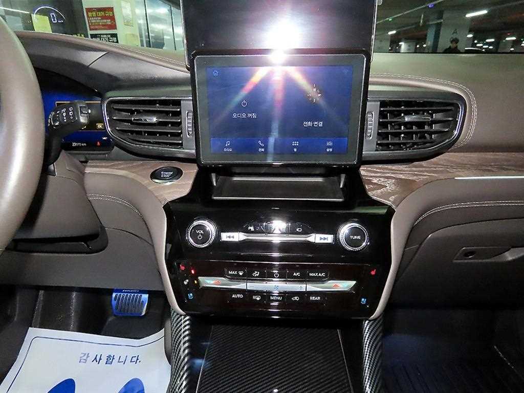 Ford Explorer - Vista 11