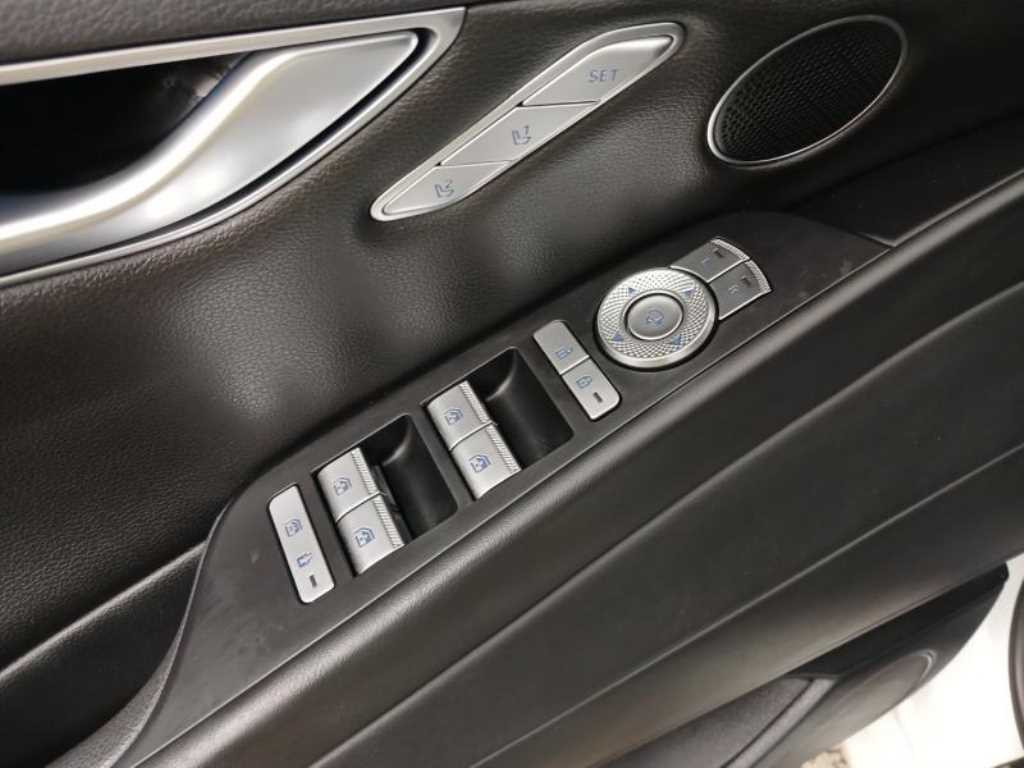 Genesis G80 - Vista 9