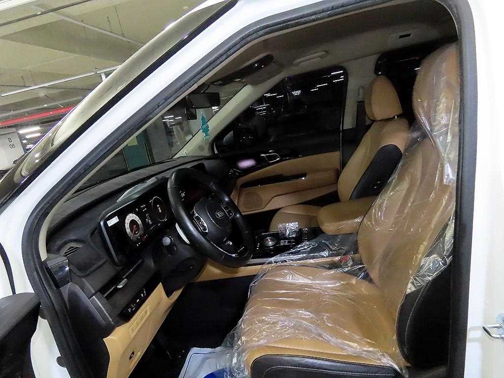 KIA Carnival - Vista 6